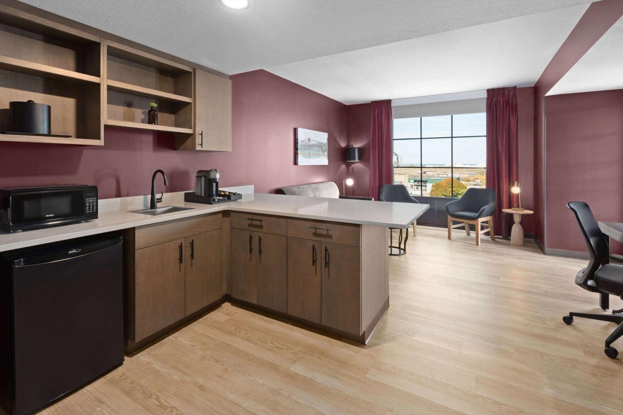 Riverbend Hotel And Suites, Trademark Collection By Wyndham Ashtabula Bagian luar foto